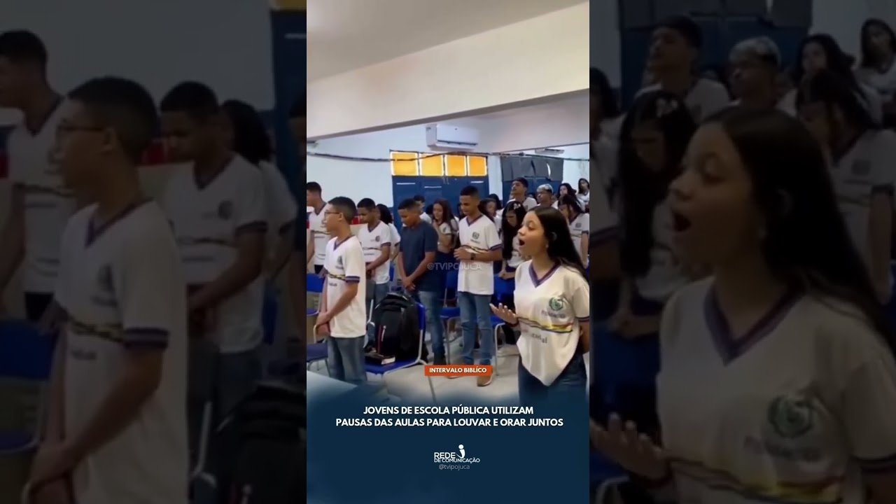 Estudantes de São Lourenço aprovietam o intervalo para louvar Deus na Escola! Estudantes de São Lourenço aprovietam o intervalo para louvar Deus na Escola!