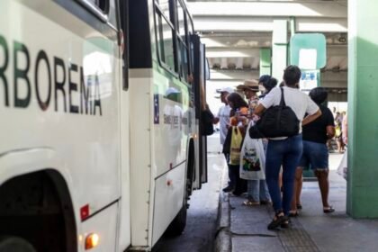 Fechamento da Ponte Duarte Coelho altera roteiros de 120 linhas de ônibus no Centro do Recife