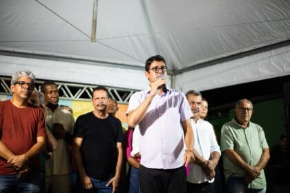 Diego Cabral inaugura e entregaà população ruas Quitéria Alves eCachoeira do Itapemirim totalmentepavimentadas com investimento de R,4 milhão