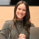 Flávia de Nadegi, ex-base do prefeito João Campos, assina pedido de CPI; já são 11 assinaturas Flávia de Nadegi, ex-base do prefeito João Campos, assina pedido de CPI; já são 11 assinaturas