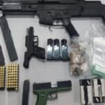 PM prende homem e apreende armamento e entorpecentes em Paulista PM prende homem e apreende armamento e entorpecentes em Paulista