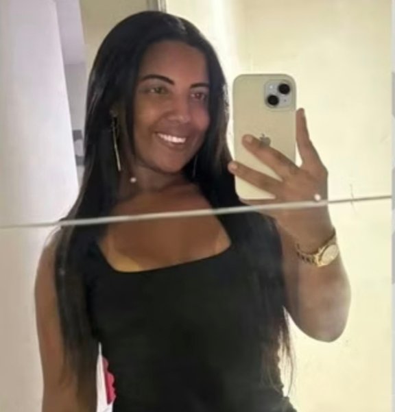 Mulher é esfaqueada e tem corpo queimado por ex-colega de trabalho após recusar a se relacionar com ele, diz família